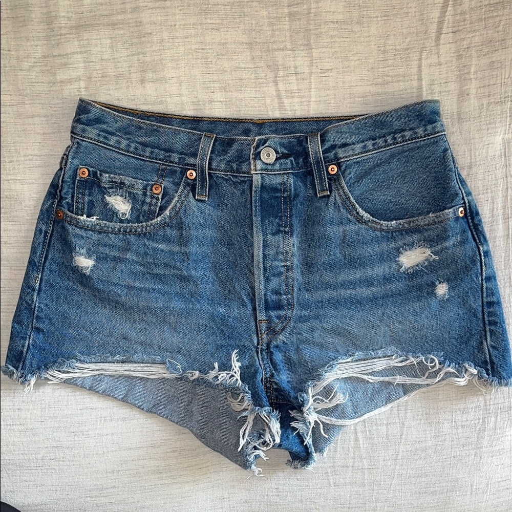 Levi’s 501 cutoff shorts